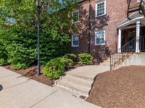 27-29 Commonwealth Avenue 5, Newton MA 02467