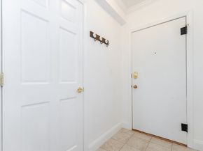 27-29 Commonwealth Avenue 5, Newton MA 02467