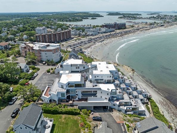 40 Oceanside Dr 40, Hull MA 02045