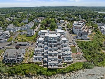 40 Oceanside Dr
