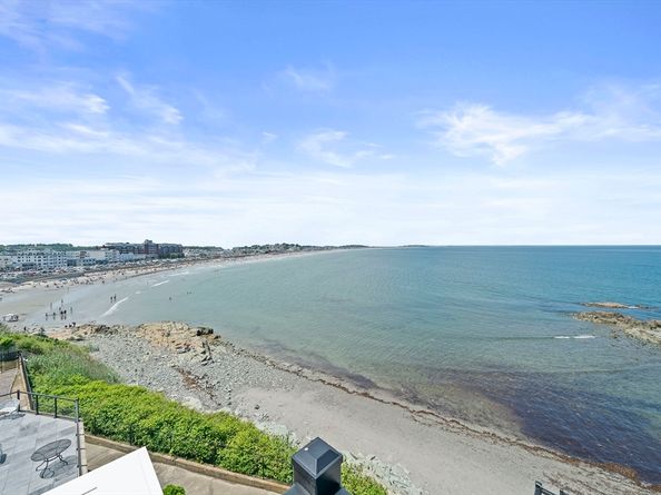 40 Oceanside Dr 40, Hull MA 02045