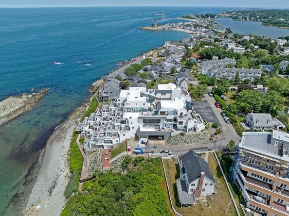 40 Oceanside Dr 40, Hull MA 02045
