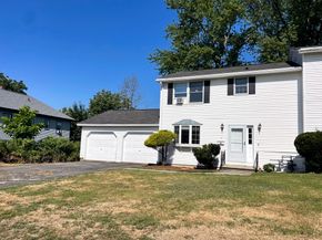 11 Fernwood St 11, North Andover MA 01845