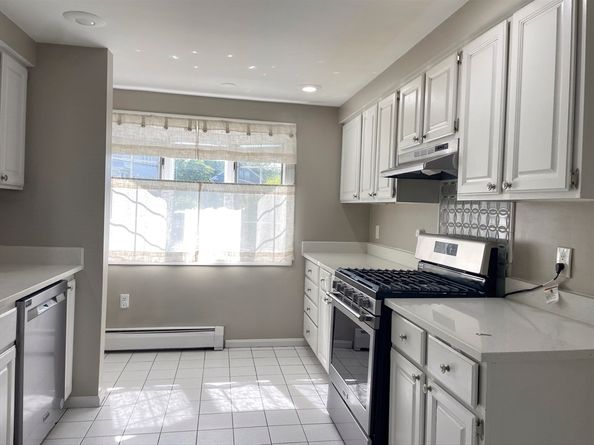 11 Fernwood St 11, North Andover MA 01845