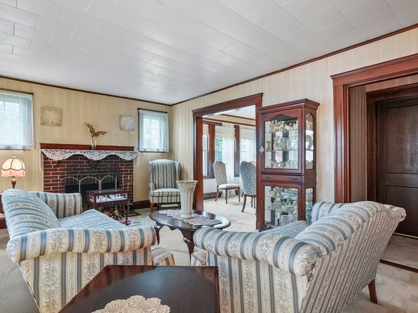 33 Woodleigh Rd, Watertown MA 02472