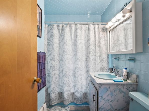 33 Woodleigh Rd, Watertown MA 02472