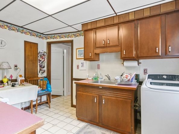 33 Woodleigh Rd, Watertown MA 02472
