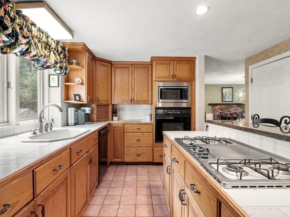 23 Williams Dr, Carver MA 02330