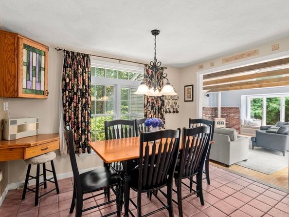 23 Williams Dr, Carver MA 02330