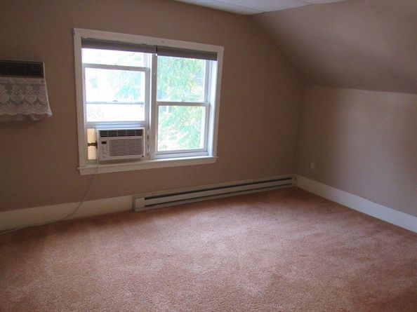 12 Lindell Ave, Leominster MA 01453