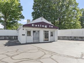 12 Lindell Ave, Leominster MA 01453