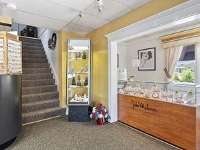 12 Lindell Ave, Leominster MA 01453