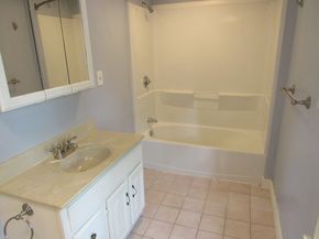 12 Lindell Ave, Leominster MA 01453