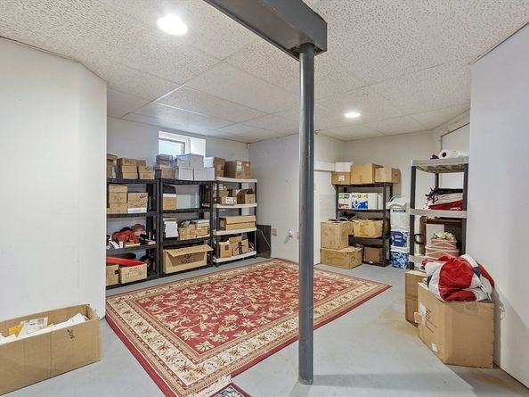 12 Lindell Ave, Leominster MA 01453