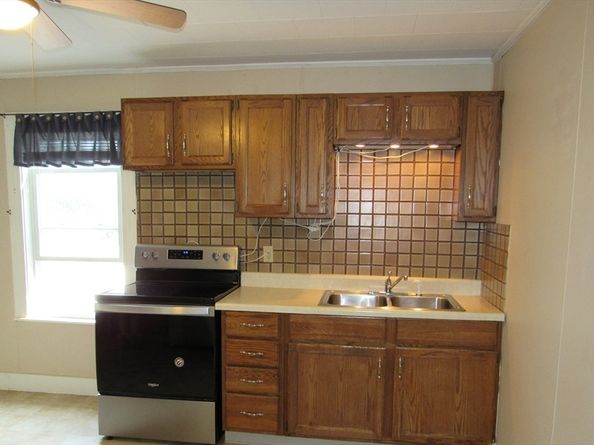 12 Lindell Ave, Leominster MA 01453
