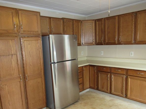 12 Lindell Ave, Leominster MA 01453