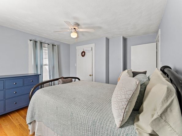 9 Sanford St, Medway MA 02053
