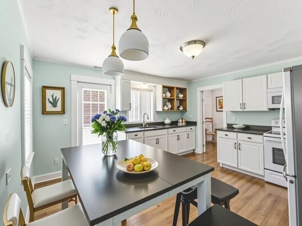 9 Sanford St, Medway MA 02053