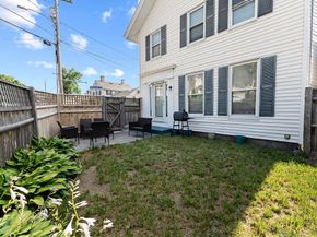 9 Sanford St, Medway MA 02053