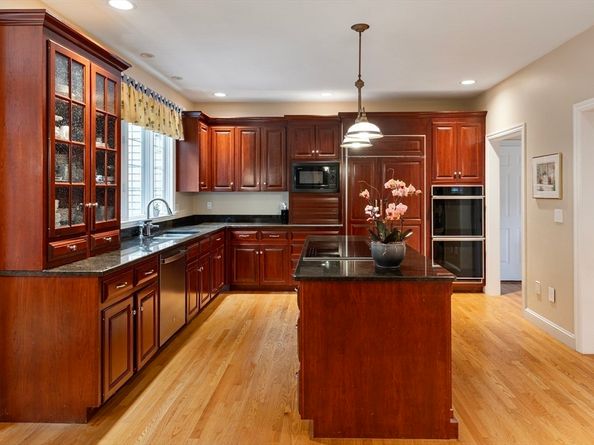 21 Hearthstone Road, Hopkinton MA 01748