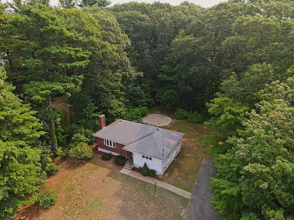 4 French St, Billerica MA 01821