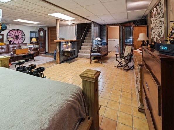 25 Maple Ave, Oxford MA 01537