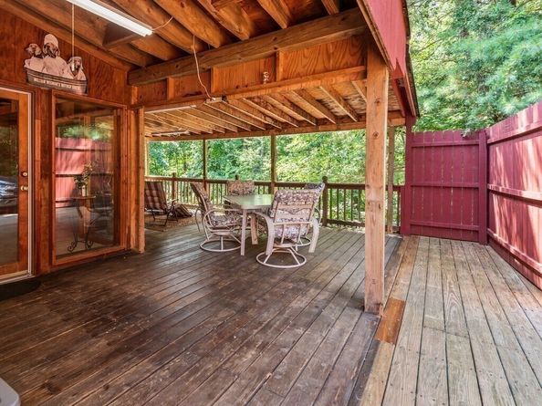 25 Maple Ave, Oxford MA 01537