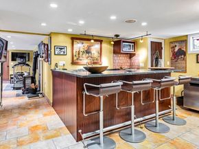 33 Crescent Ave, Beverly MA 01915
