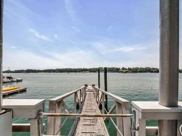 33 Crescent Ave, Beverly MA 01915