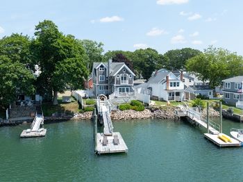 33 Crescent Ave