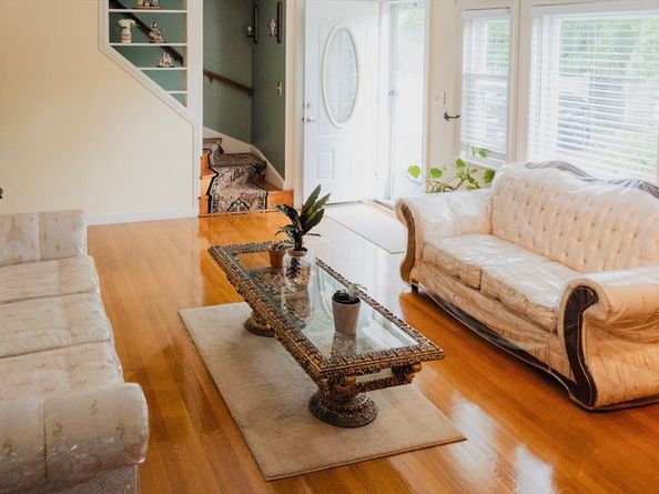656 Bolton St, Marlborough MA 01752
