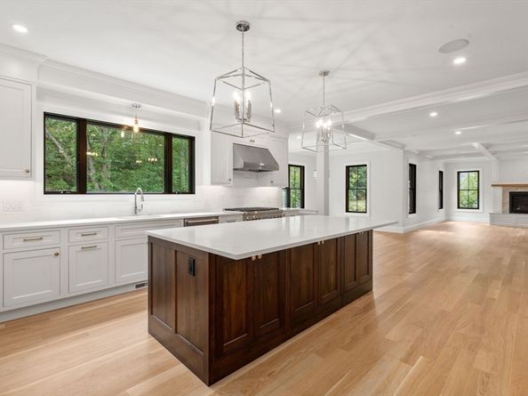 36 Kingswood Rd, Westwood MA 02090