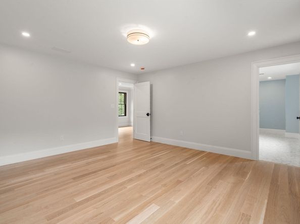 36 Kingswood Rd, Westwood MA 02090