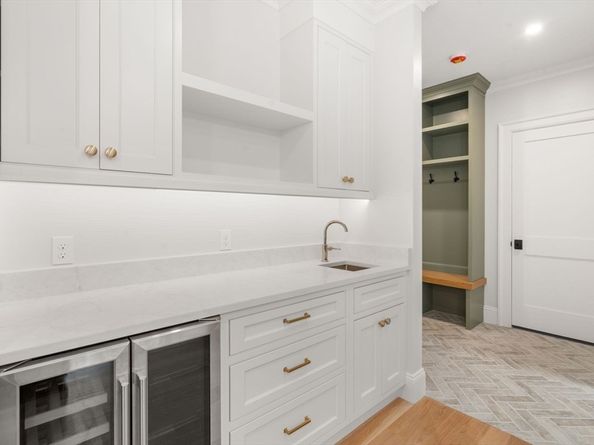 36 Kingswood Rd, Westwood MA 02090