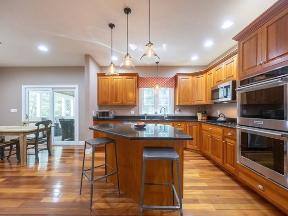 6 Freedom Trail, Medway MA 02053