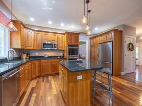 6 Freedom Trail, Medway MA 02053