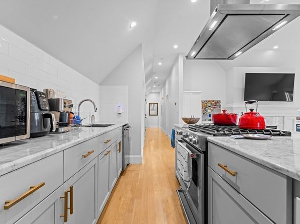 28 Dix St 3, Boston MA 02122