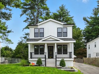 48 Lakeshore Dr