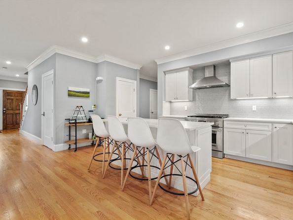 26 Brookfield Rd, Waltham MA 02452