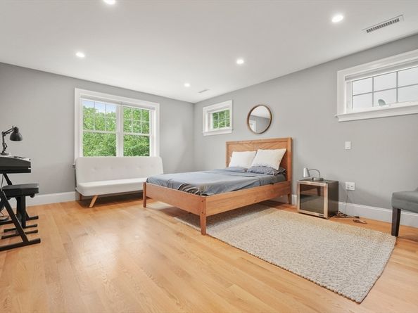 26 Brookfield Rd, Waltham MA 02452