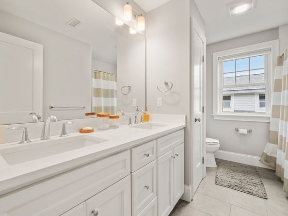 26 Brookfield Rd, Waltham MA 02452