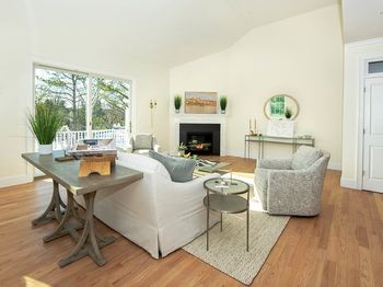 13 Clubview Dr