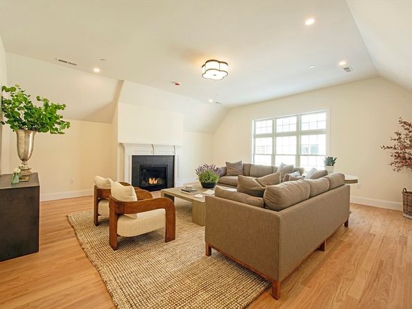 13 Clubview Dr 13, Andover MA 01810