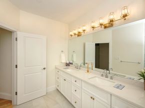 13 Clubview Dr 13, Andover MA 01810