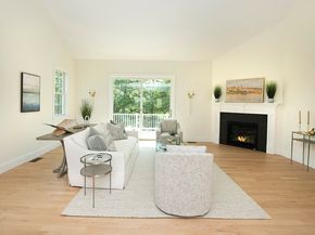 13 Clubview Dr 13, Andover MA 01810
