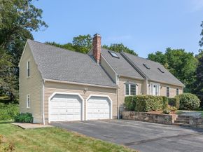 9 Heritage St, Shrewsbury MA 01545