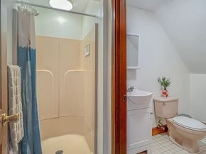 9 Heritage St, Shrewsbury MA 01545
