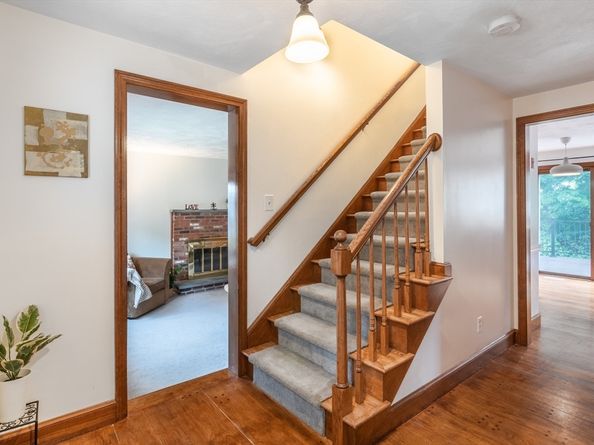 9 Heritage St, Shrewsbury MA 01545