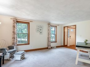 9 Heritage St, Shrewsbury MA 01545