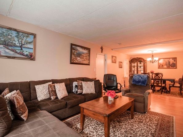 26 Faxon St 2, Stoughton MA 02072